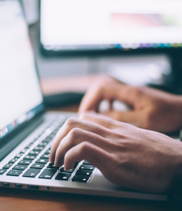 glenn-carstens-peters-npxXWgQ33ZQ-unsplash (1)